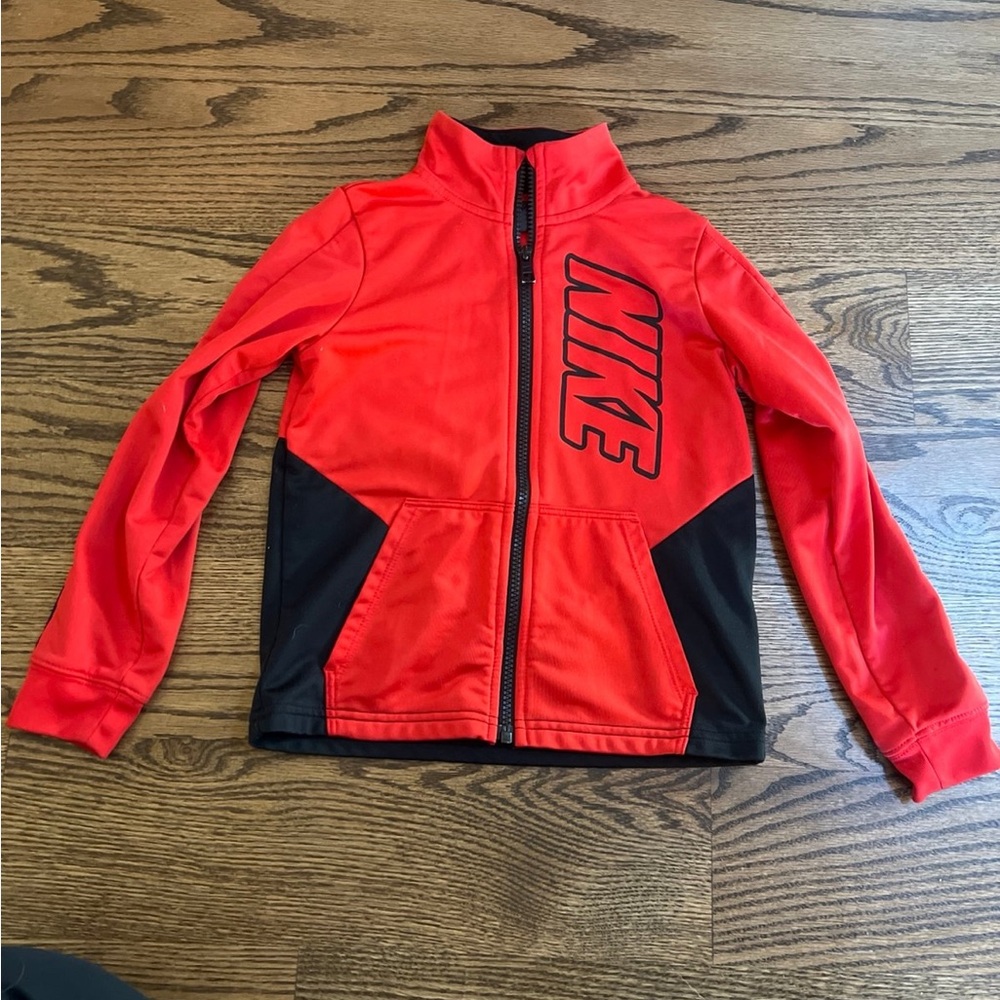 Size 7 Nike zip up